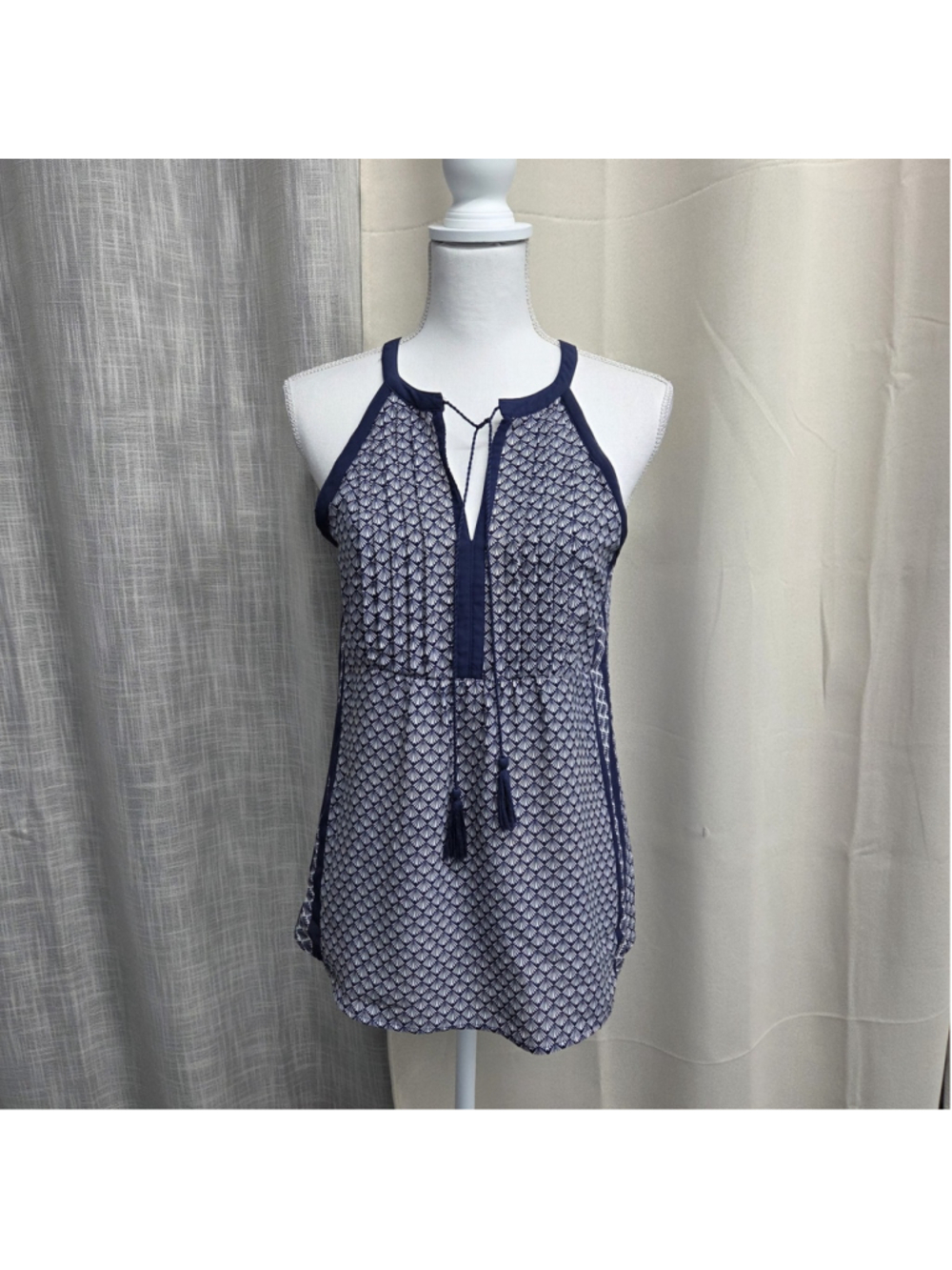 Violet & Claire Navy Blue And White Sleeveless Blouse Size M